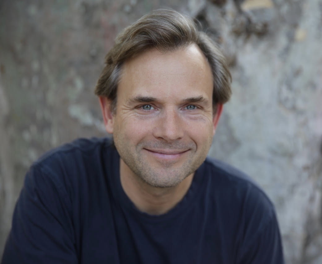 actor Stephen Mailer large photo