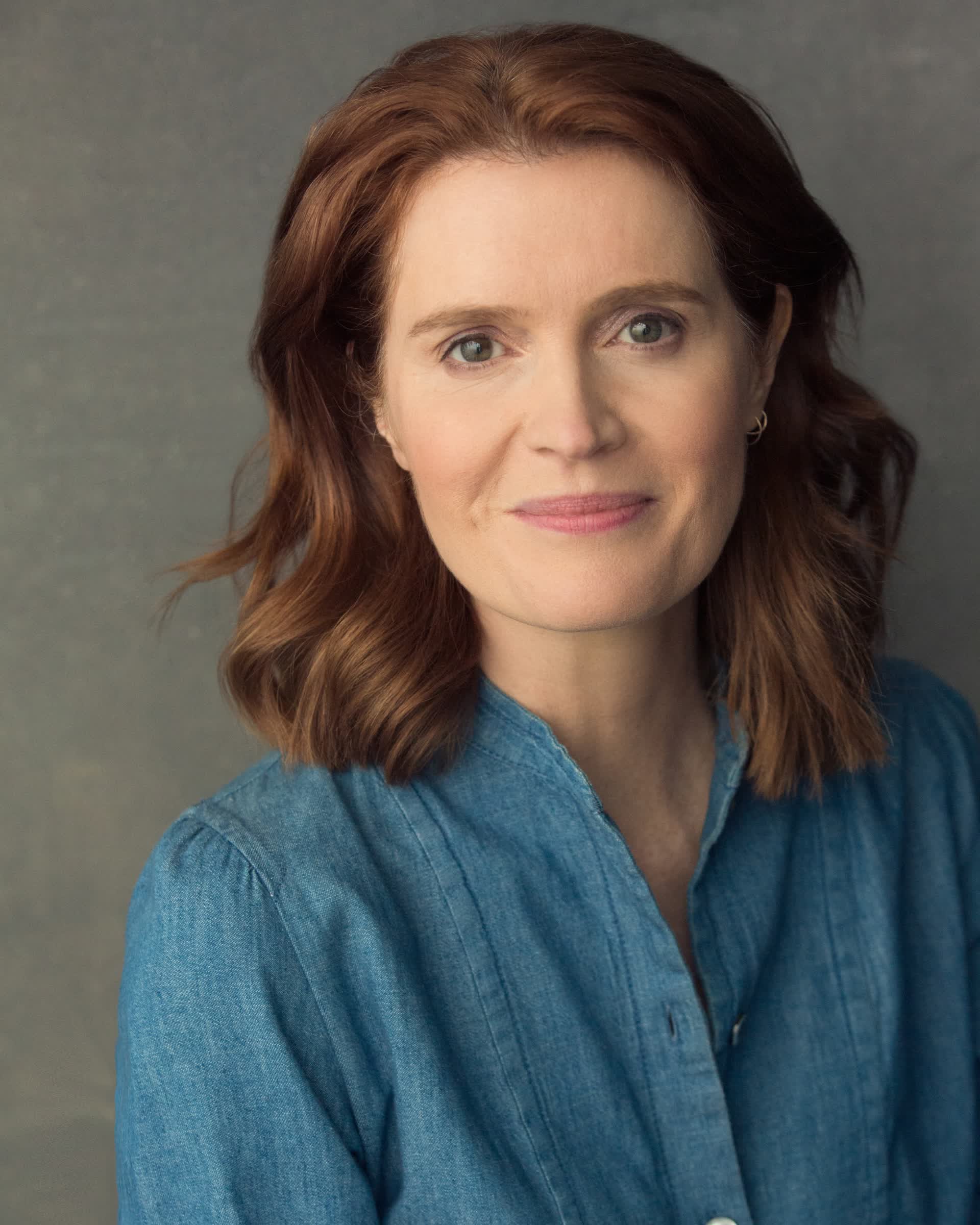 actor Justine Mitchell large photo