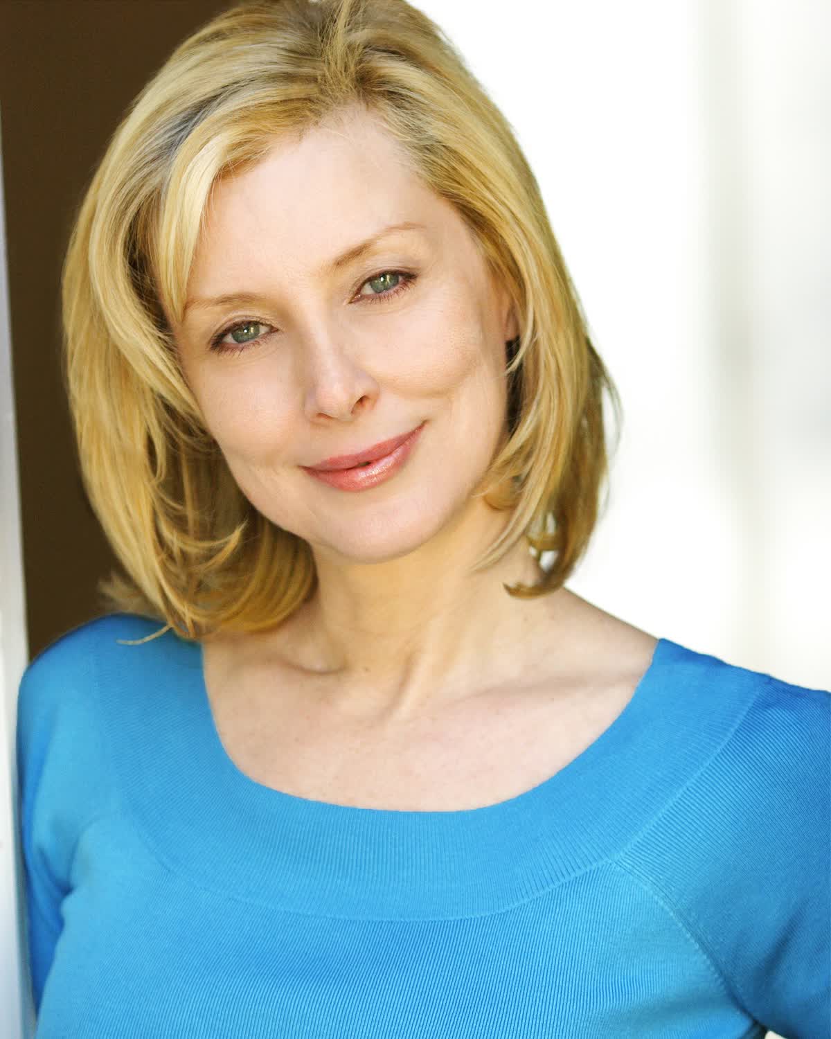 actor Valerie Wildman large photo