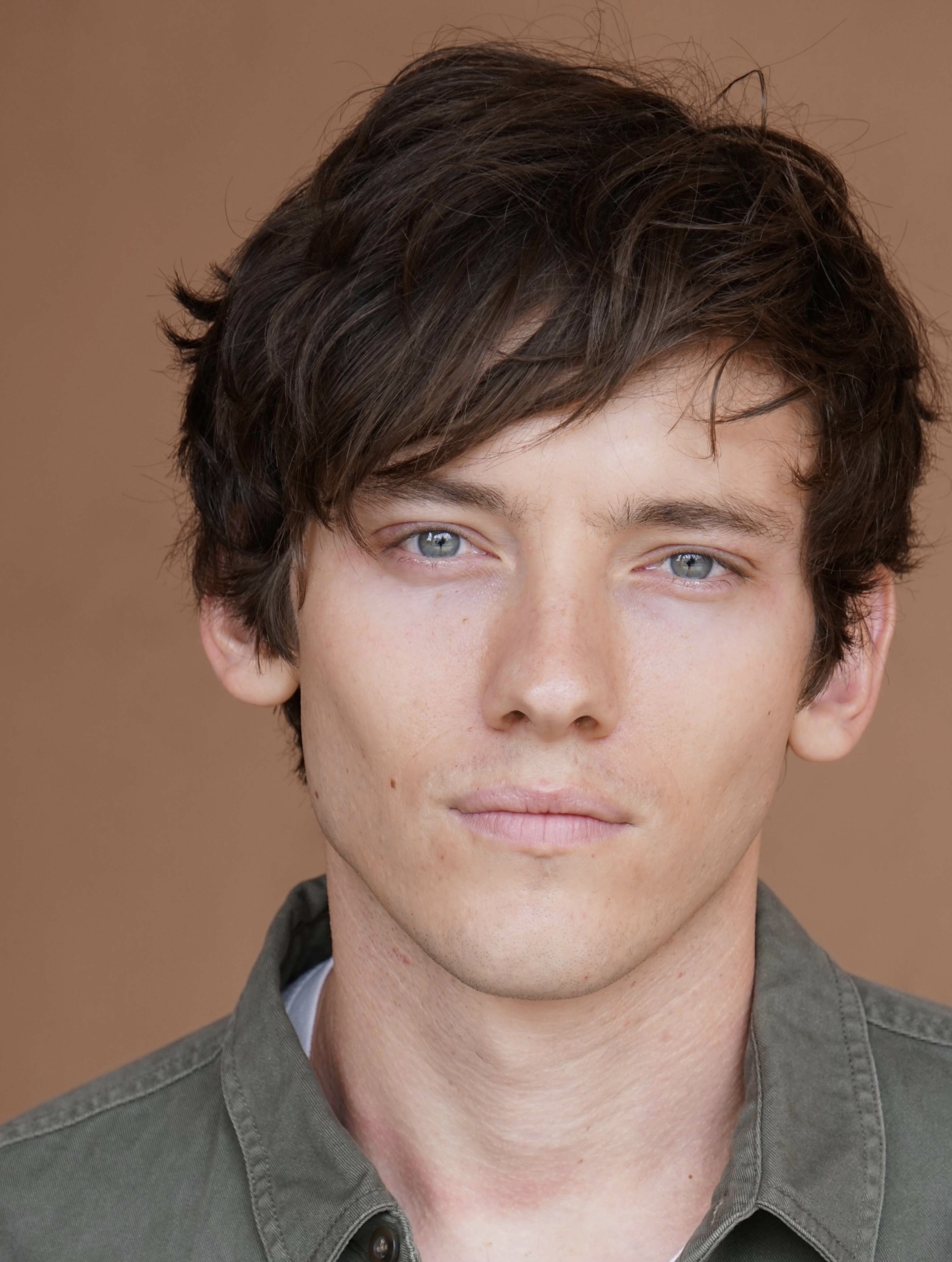 actor Robby Rasmussen large photo