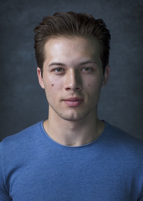 actor Leo Howard large photo