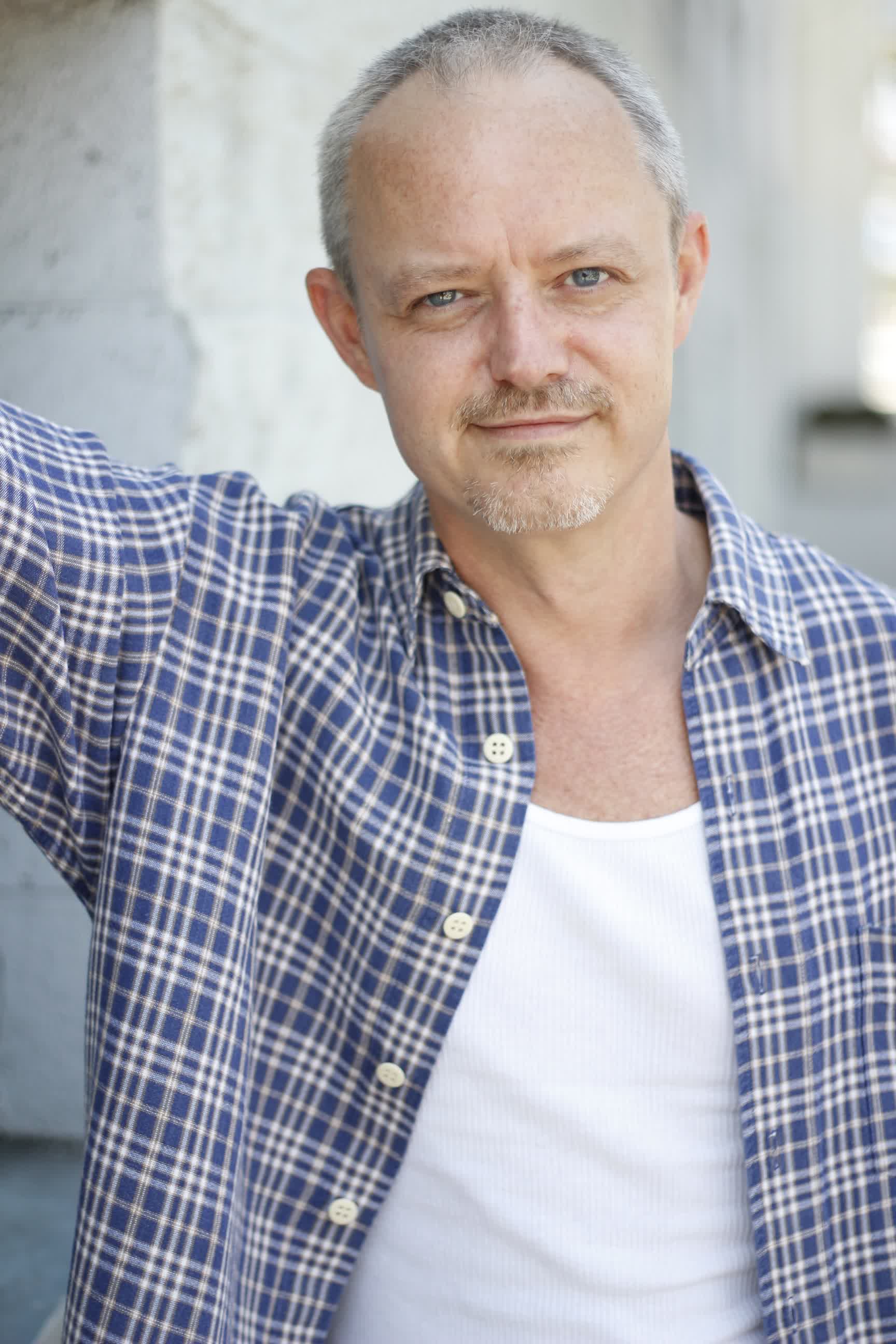 actor Desmond Askew large photo