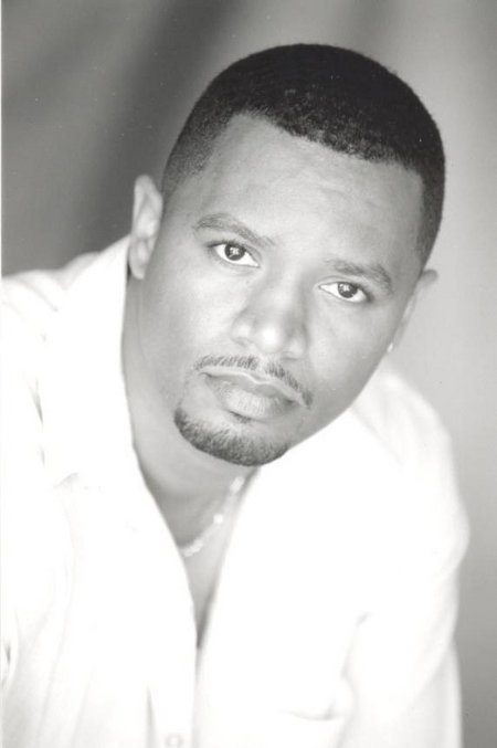 actor Evan Lionel large photo