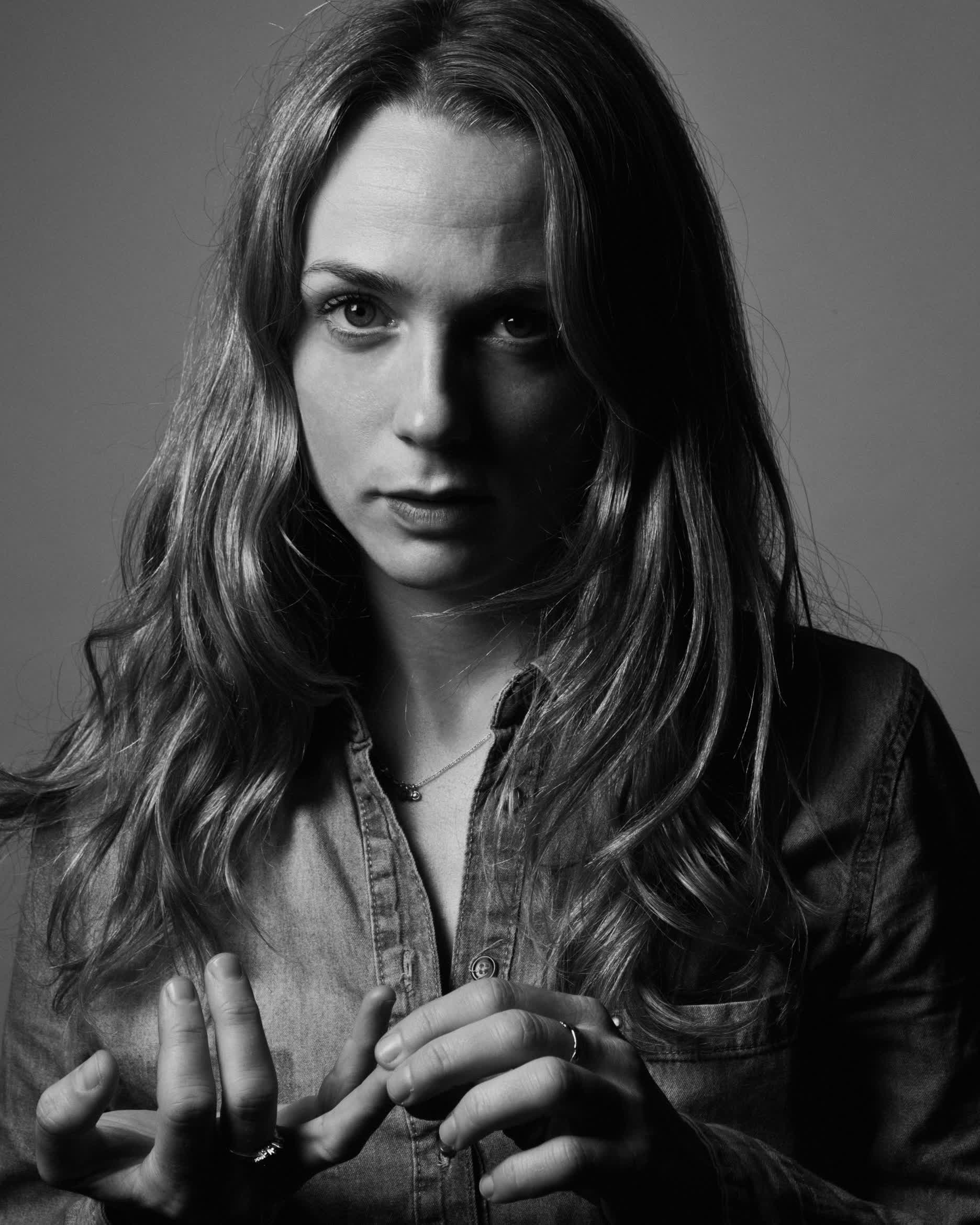 actor Kerry Condon large photo