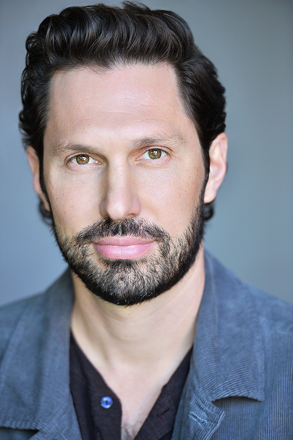 actor Brian Thomas Smith large photo