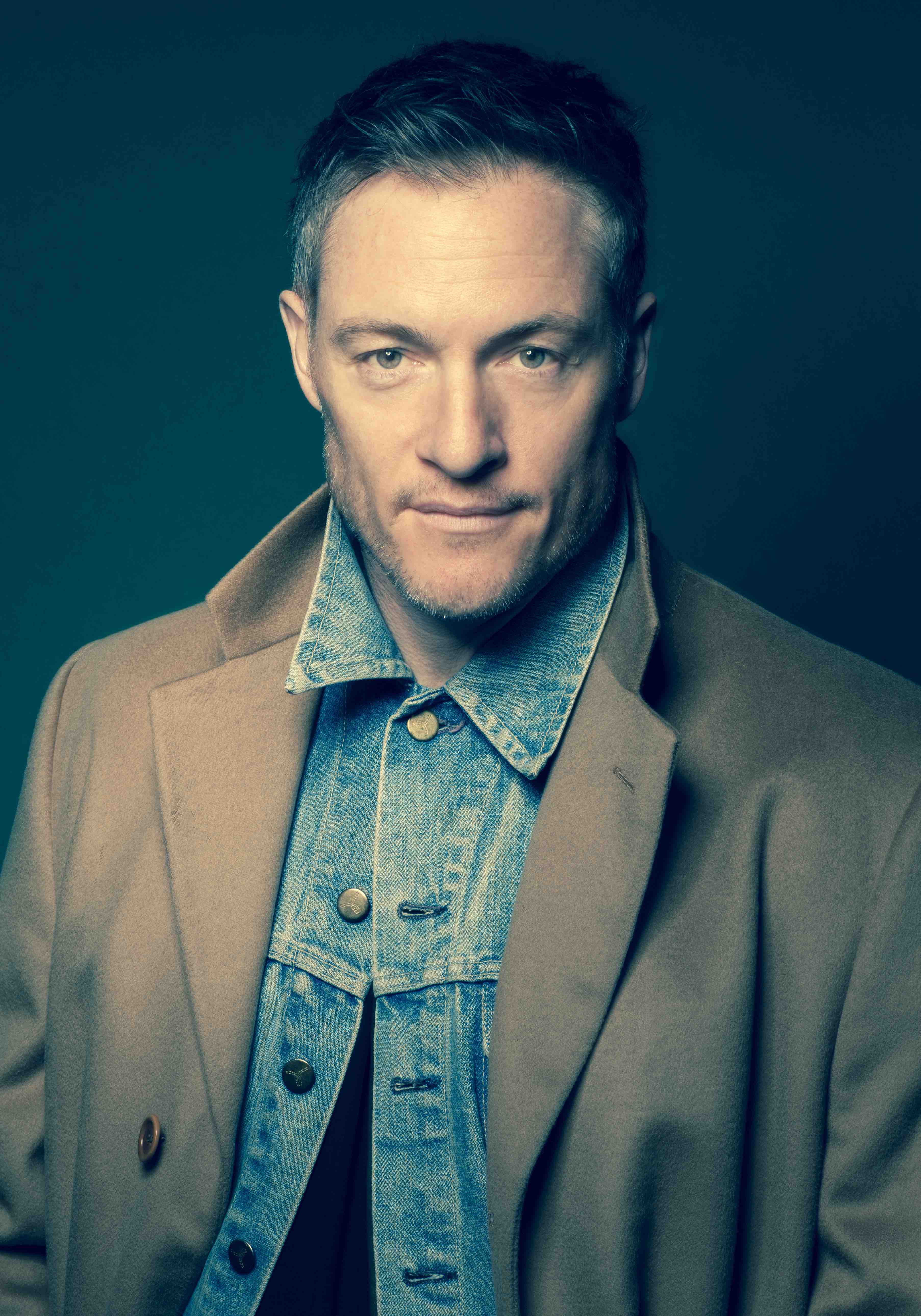 actor Tahmoh Penikett large photo