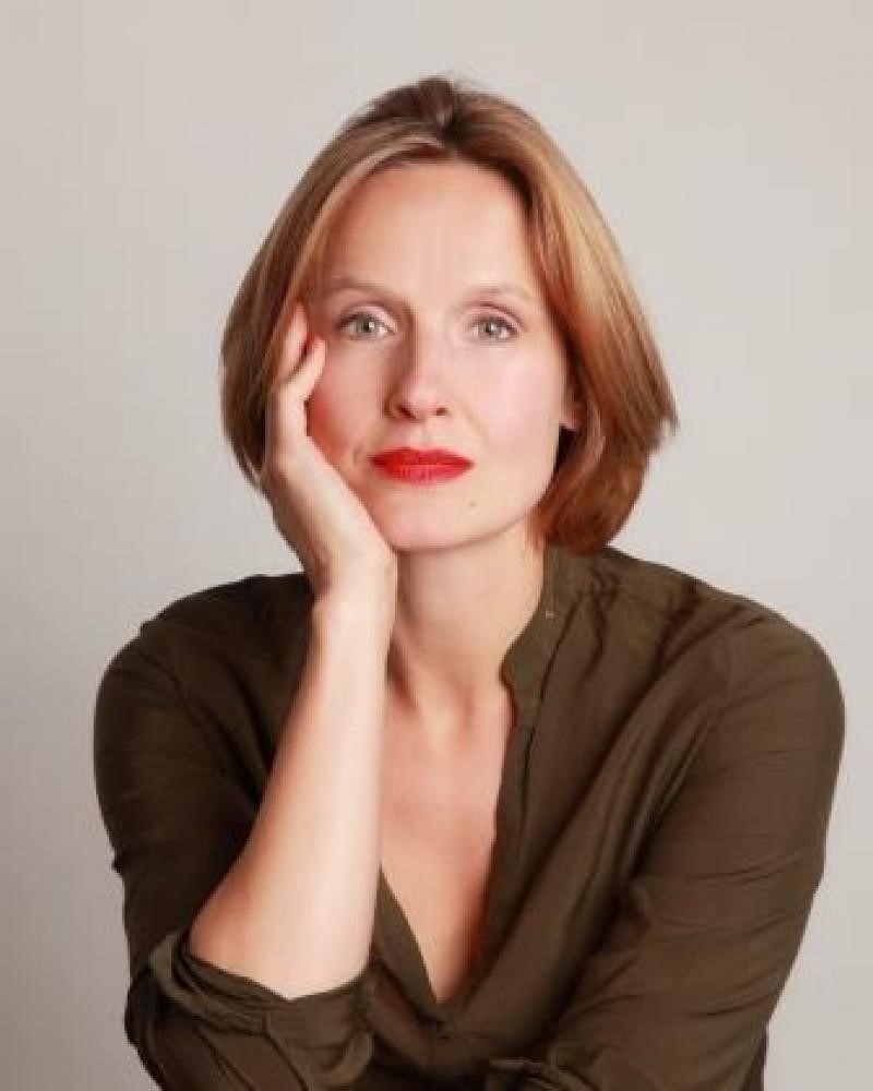 actor Claire Cox large photo