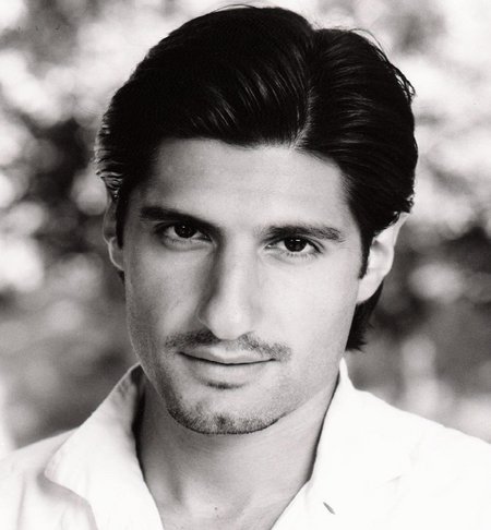 actor Kayvan Novak large photo