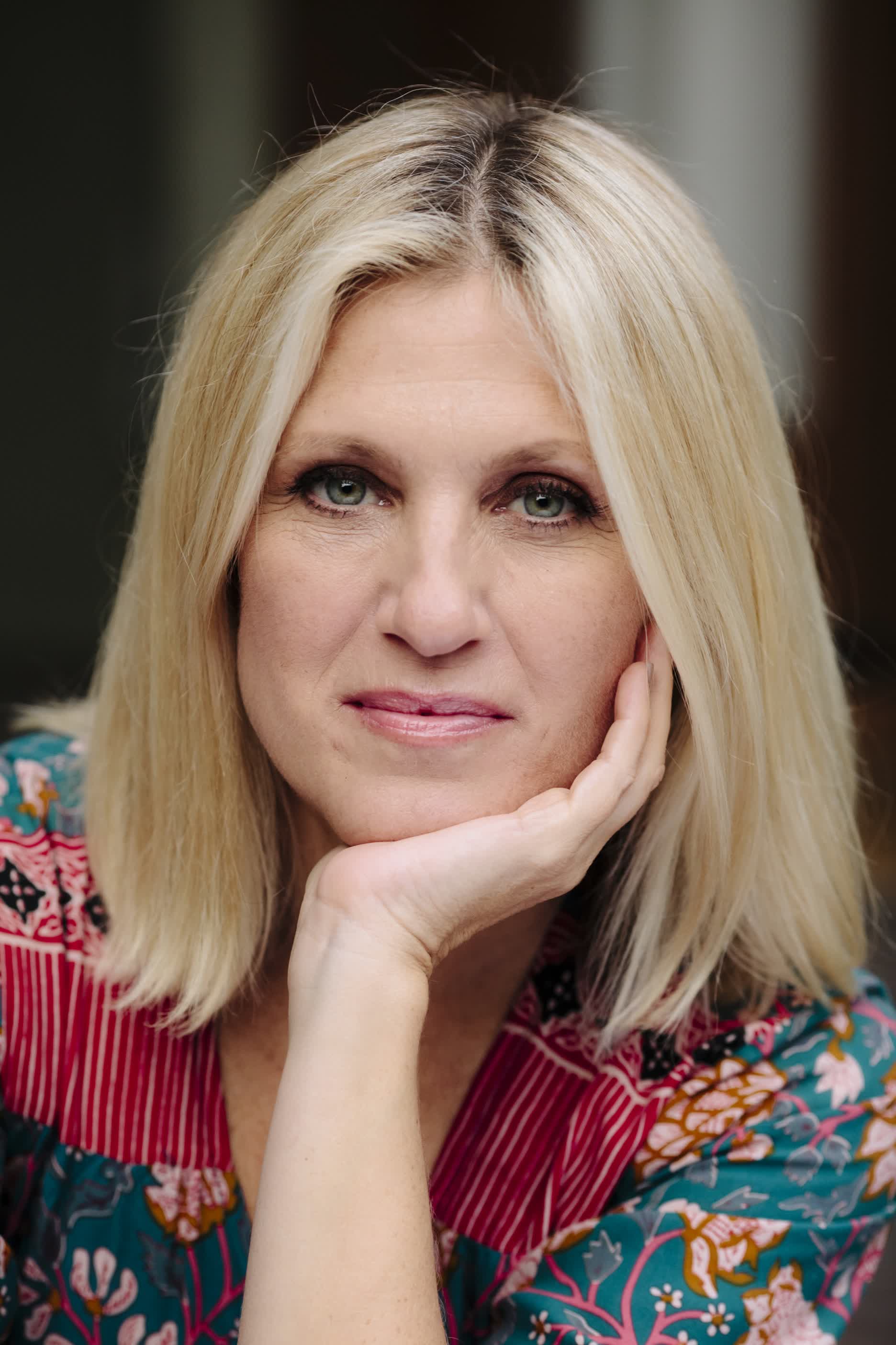 actor Andrea Bendewald large photo