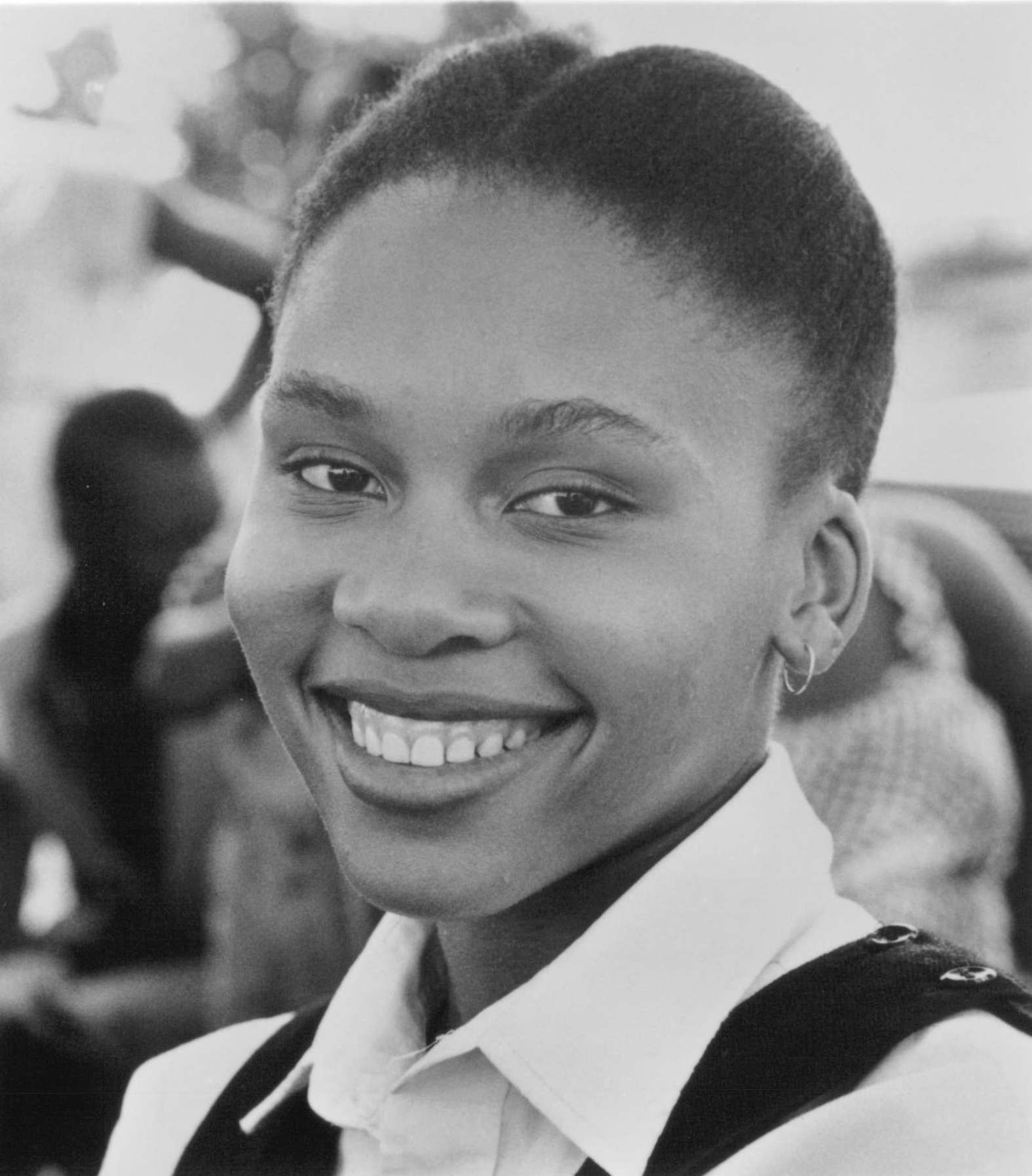 actor Leleti Khumalo large photo