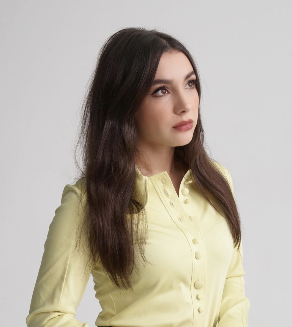 actor Hannah Marks large photo