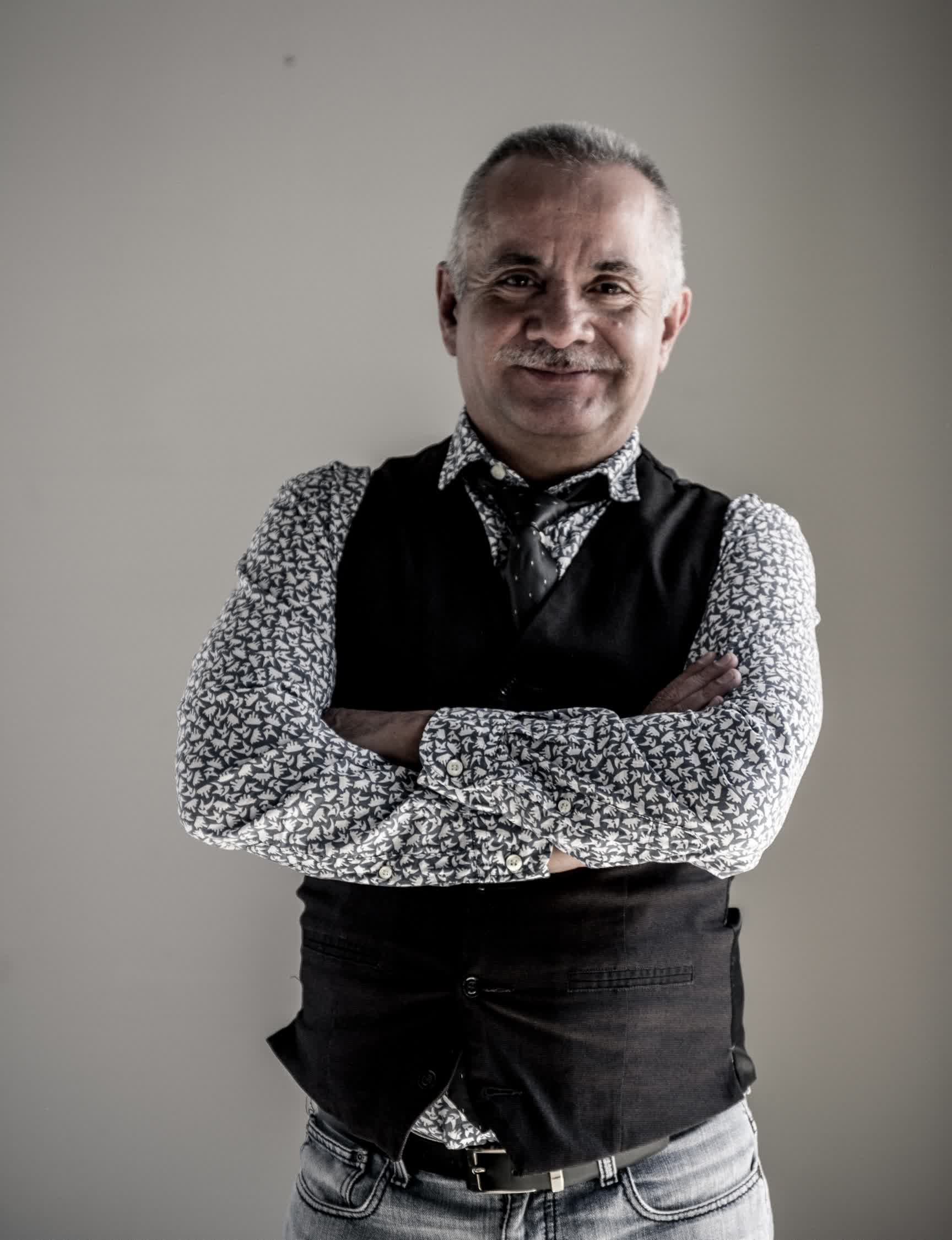 actor Álvaro Guerrero large photo