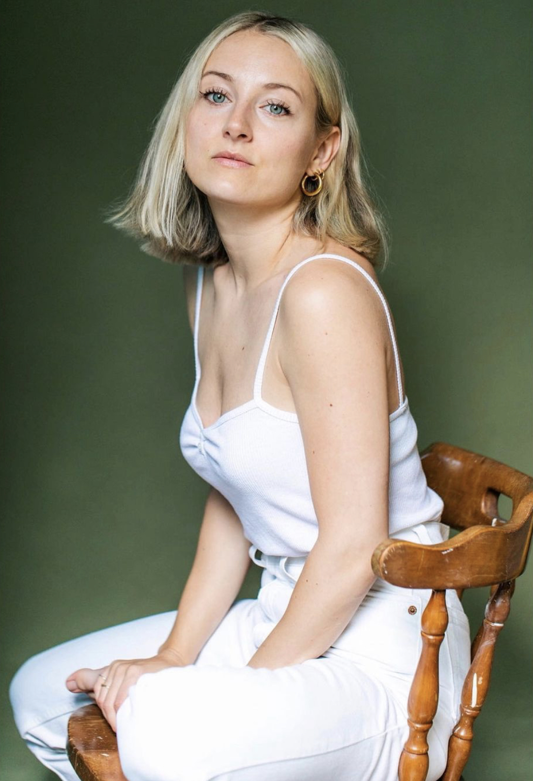 actor Alexandra Kyle large photo