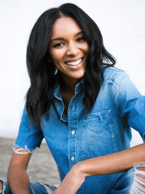 actor Elizabeth Mathis large photo