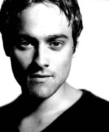 actor Stuart Townsend large photo