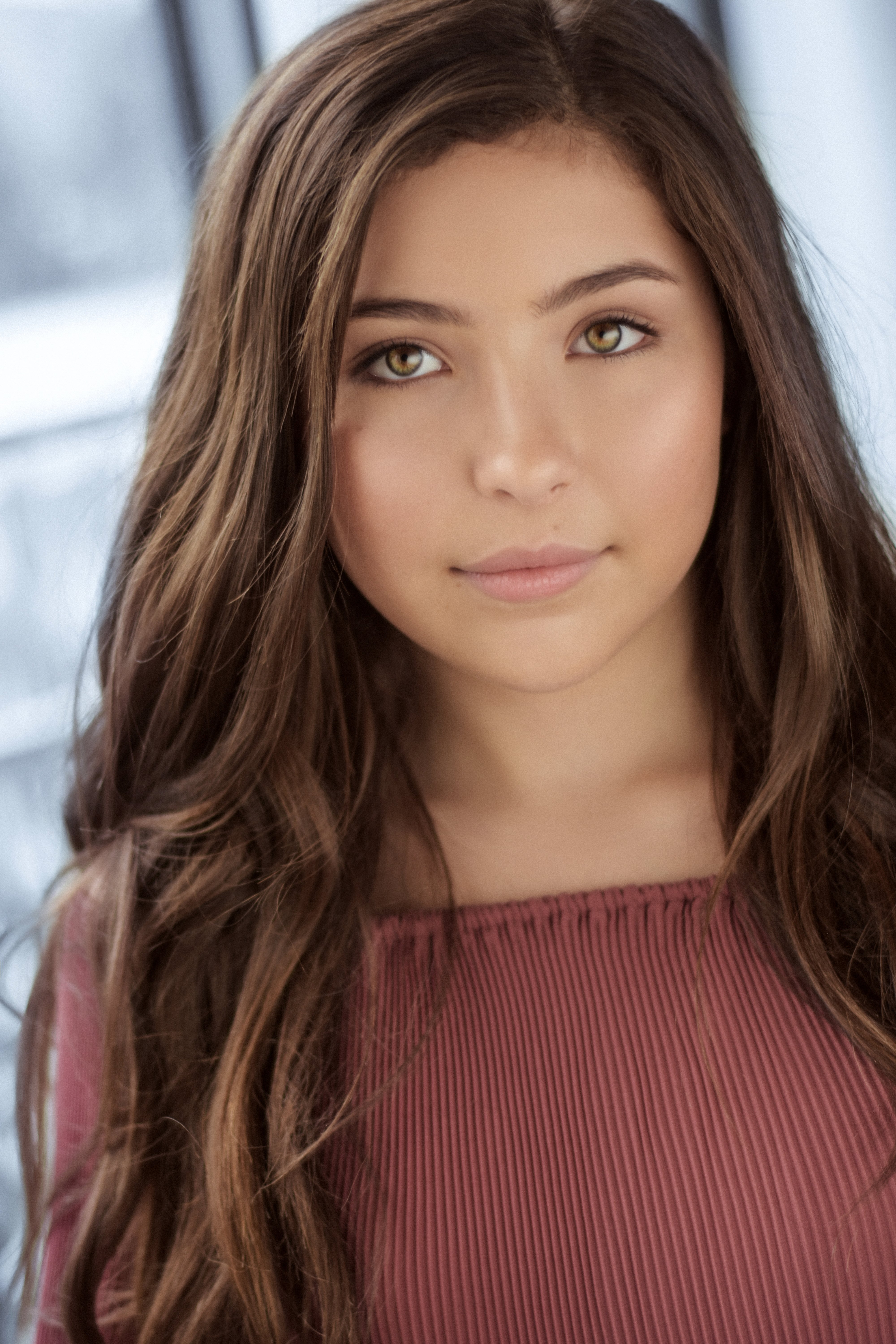 actor Emma Tremblay large photo