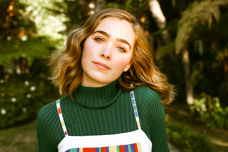 actor Haley Lu Richardson large photo