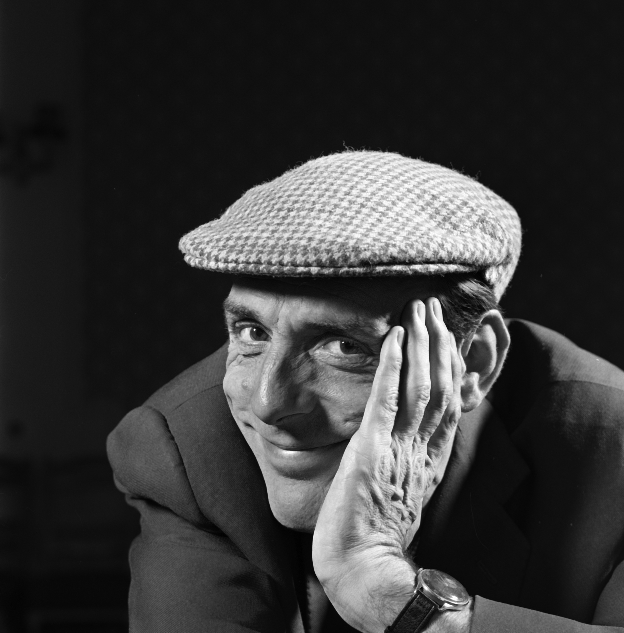 actor Eric Sykes large photo