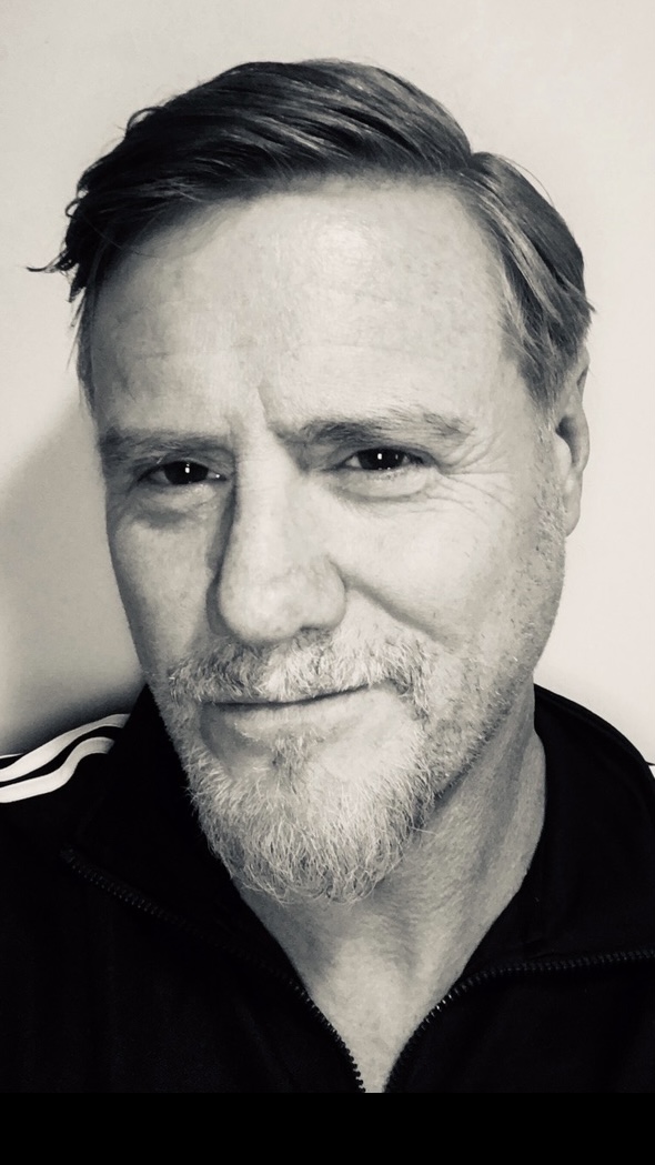 actor Steven Waddington large photo