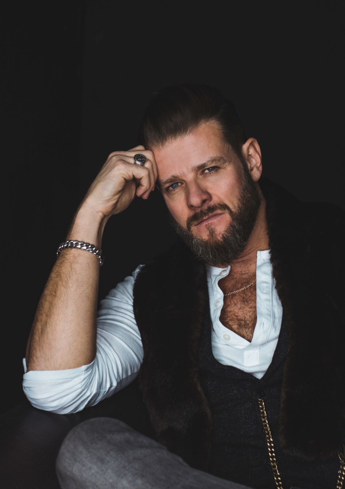 actor Iván Kamarás large photo