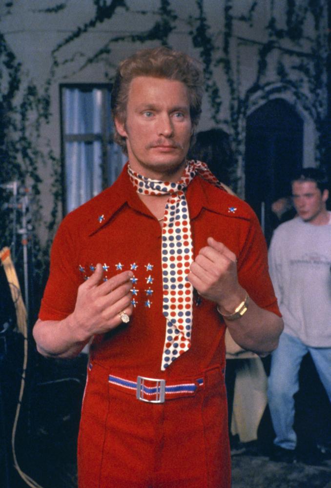 actor Brett Harrelson large photo