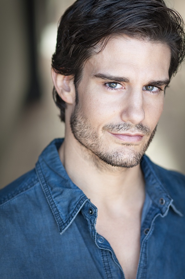 actor Edward Finlay large photo