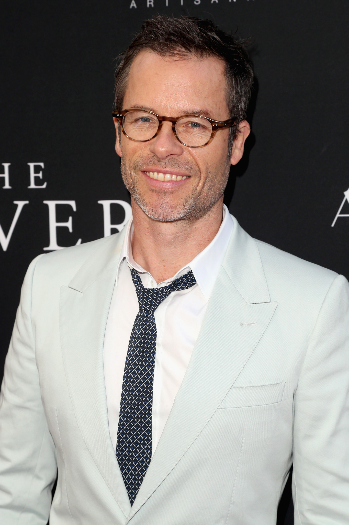 actor Guy Pearce large photo