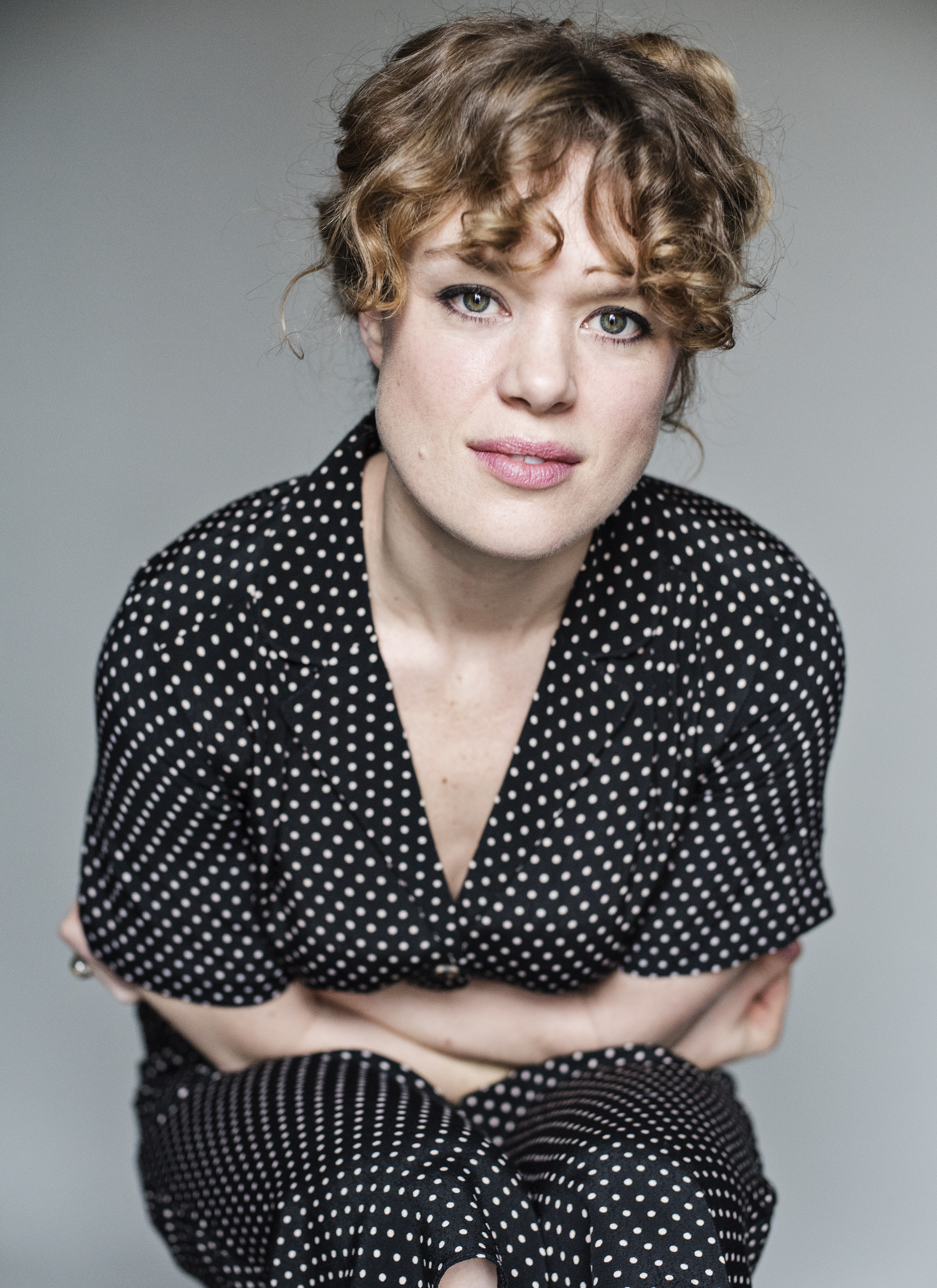 actor Louise Kempton large photo