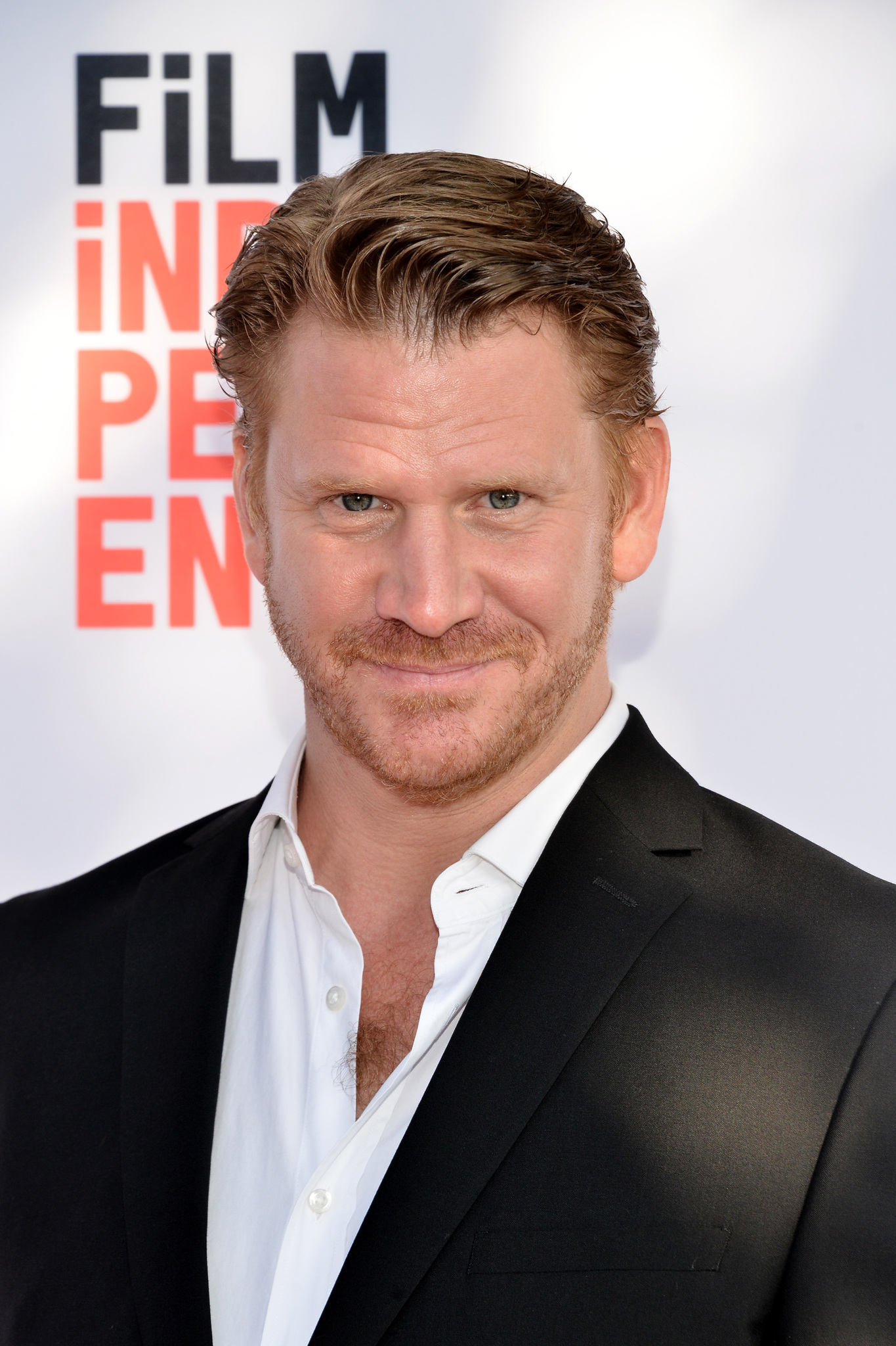 actor Dash Mihok large photo