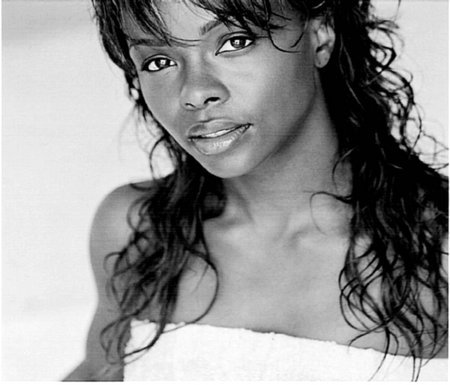 actor Telisha Shaw large photo