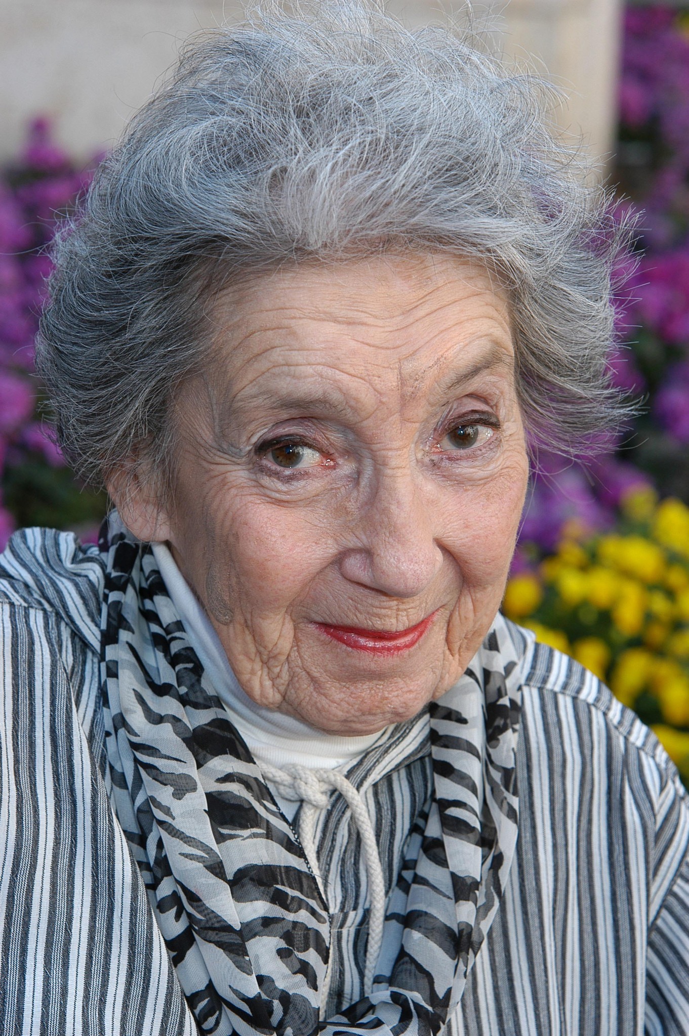 actor Frances Bay large photo