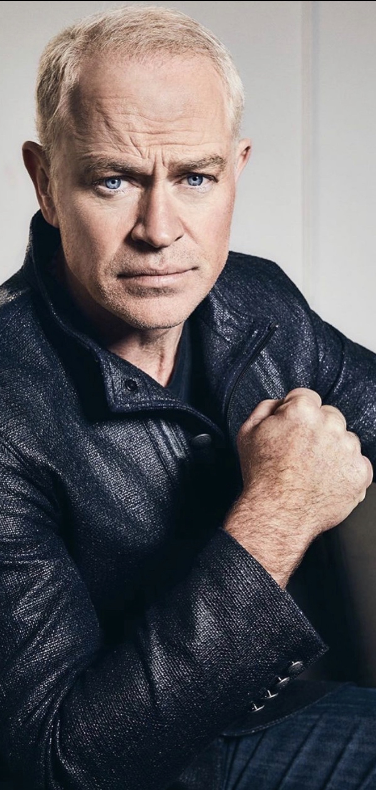 actor Neal McDonough large photo