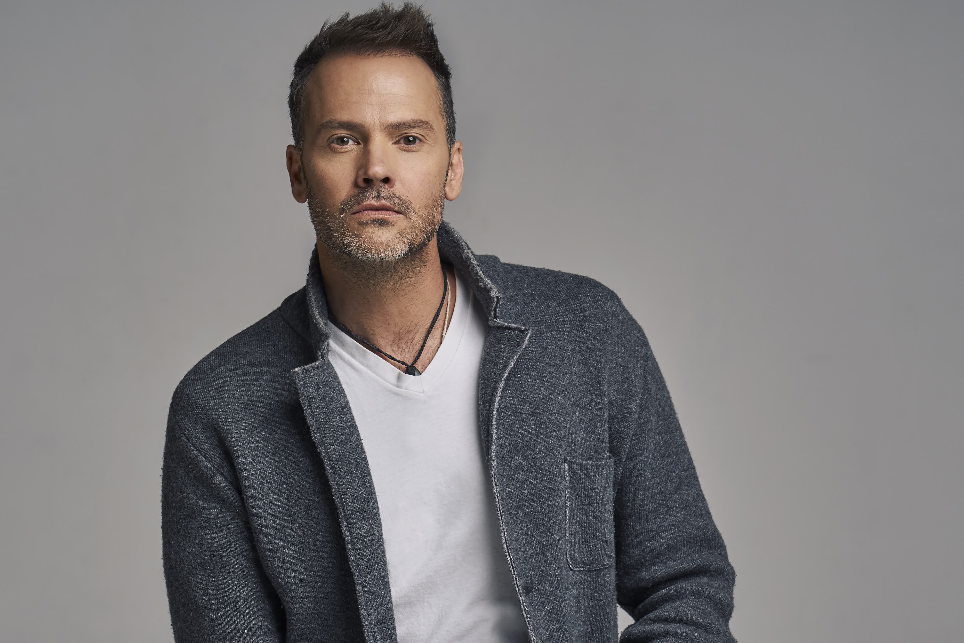 actor Barry Watson large photo