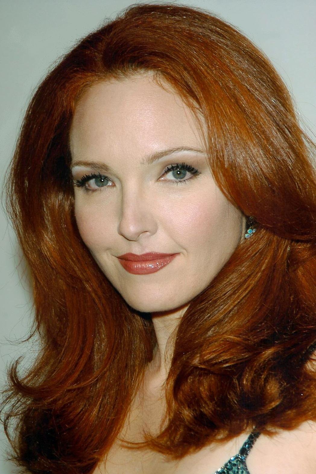 actor Amy Yasbeck large photo