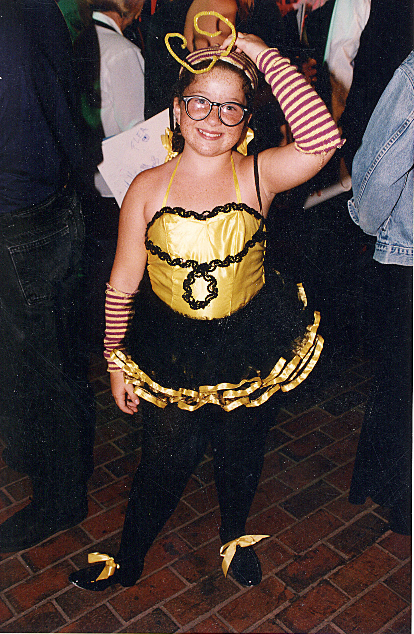 actor Heather DeLoach large photo