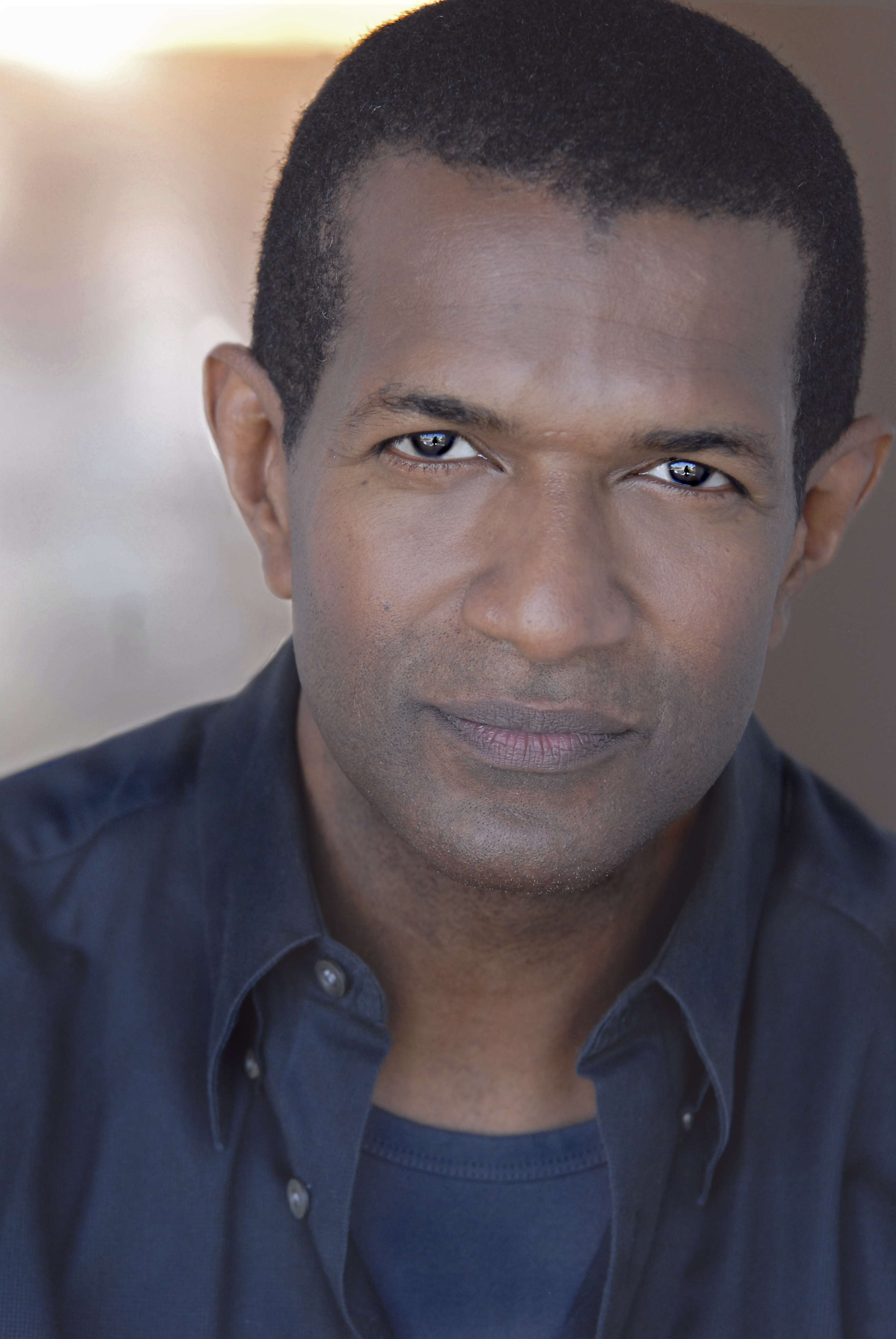 actor Rif Hutton large photo