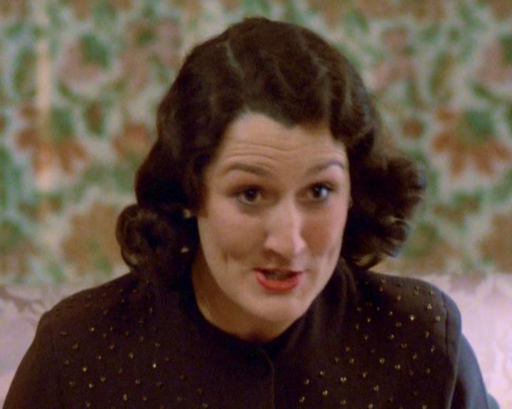 actor Rachel Bell large photo