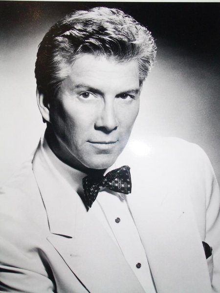 actor Michael Buffer large photo