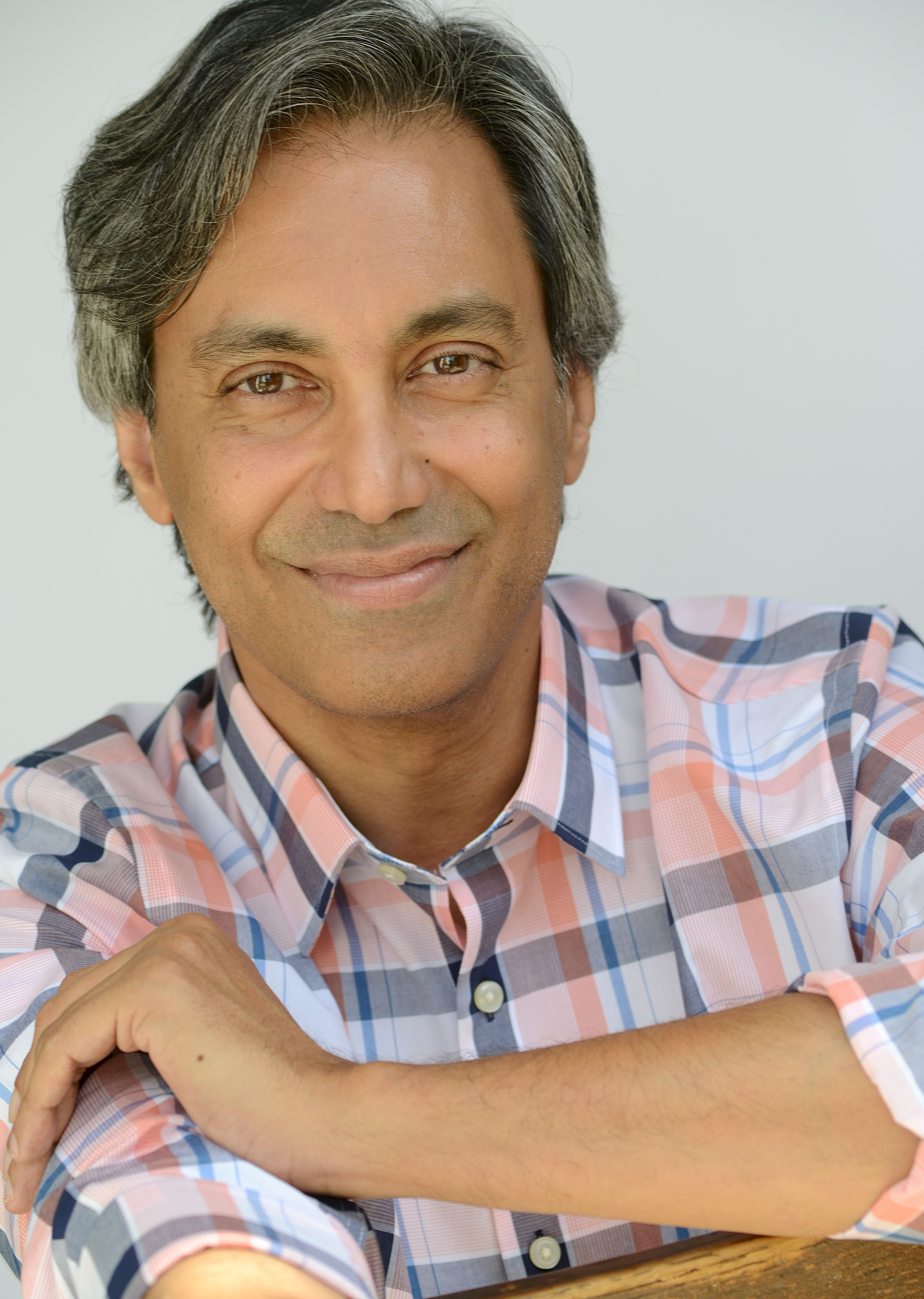 actor Dennison Samaroo large photo