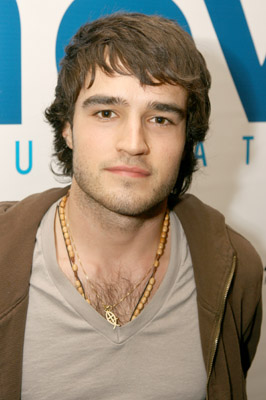 actor Justin Mentell large photo