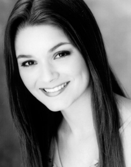 actor Lauren Leech large photo