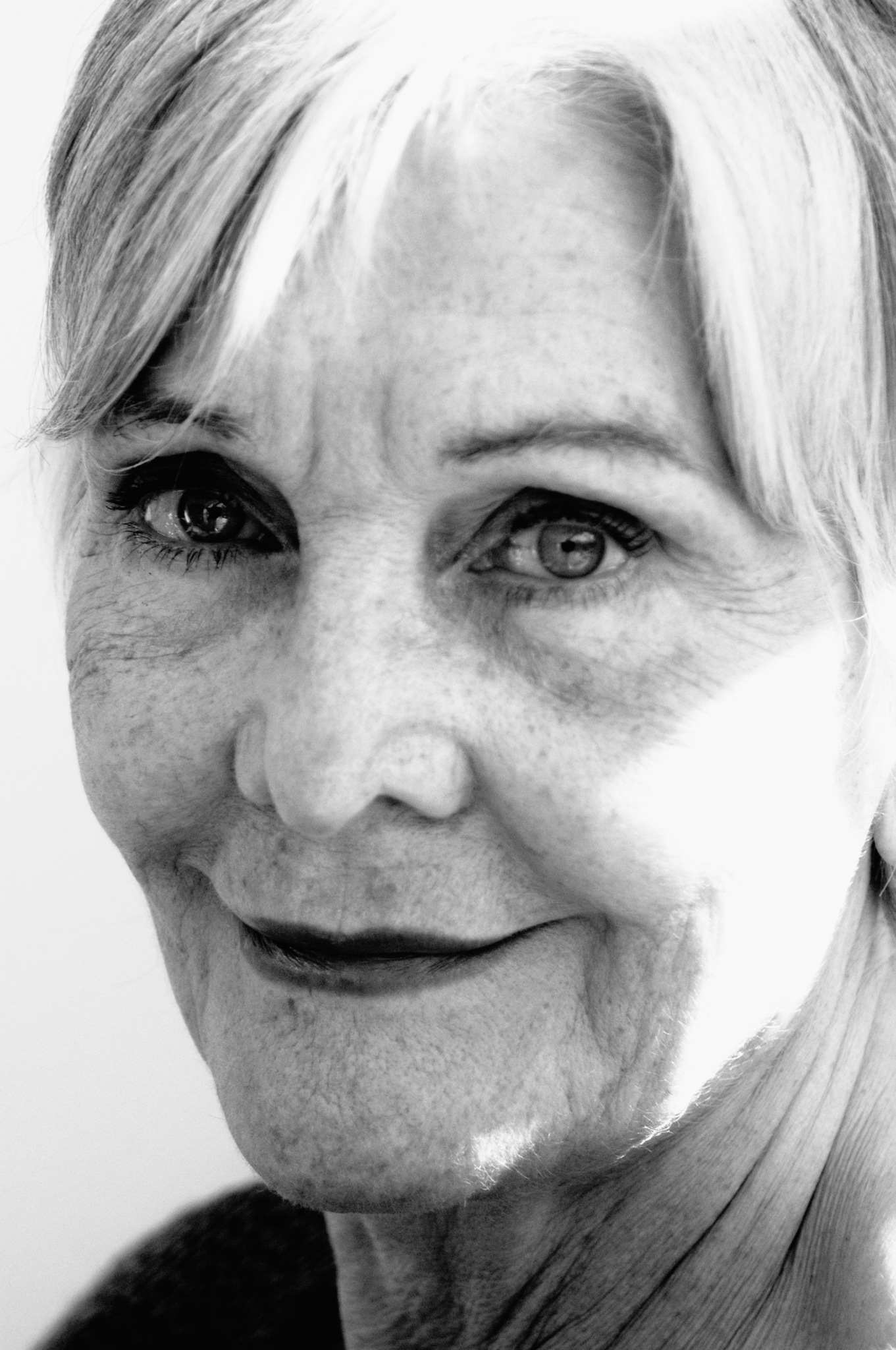 actor Sheila Hancock large photo