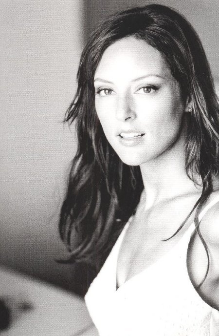 actor Lola Glaudini large photo
