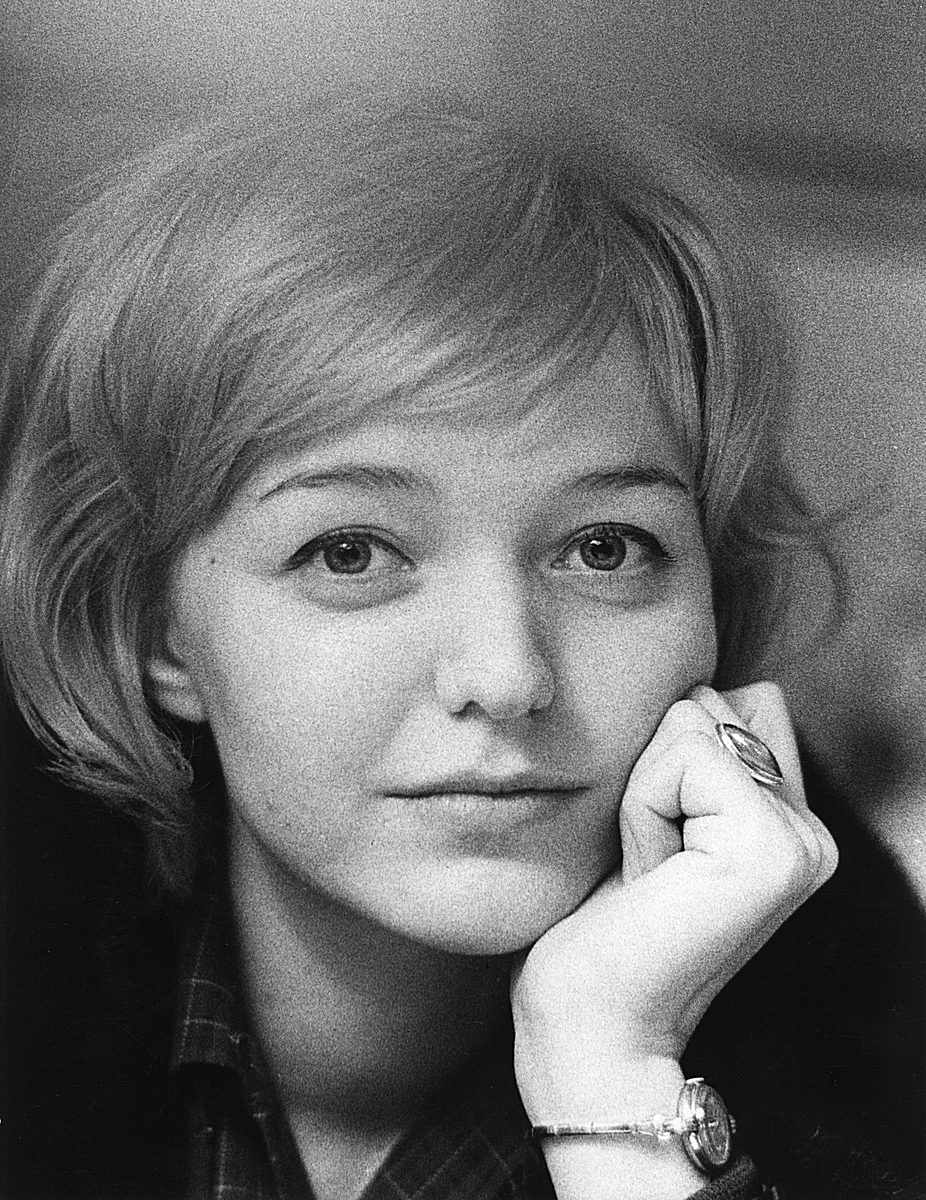 actor Elina Salo large photo