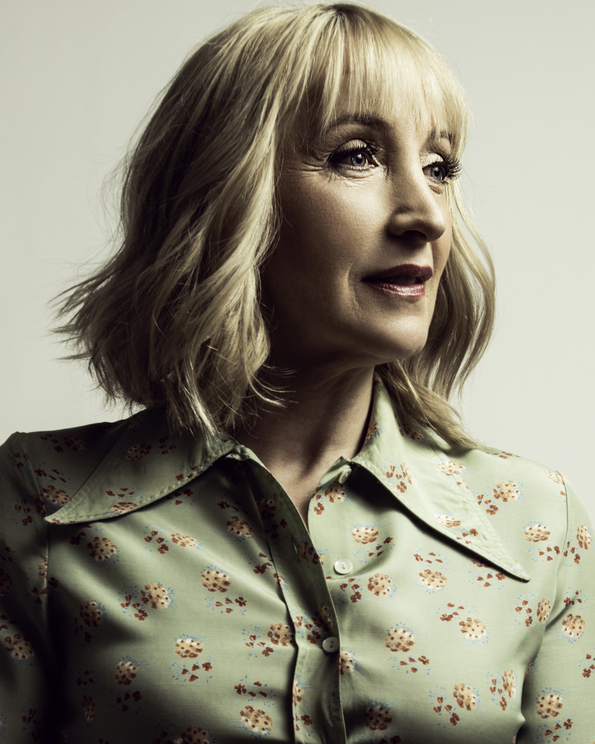 actor Denise Stephenson large photo