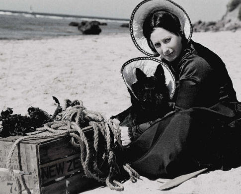 actor Gabby Millgate large photo