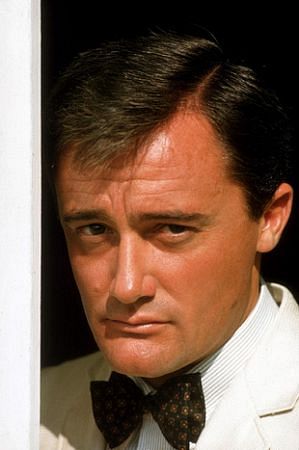 actor Robert Vaughn large photo