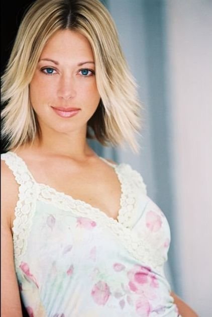 actor Katie Hein large photo