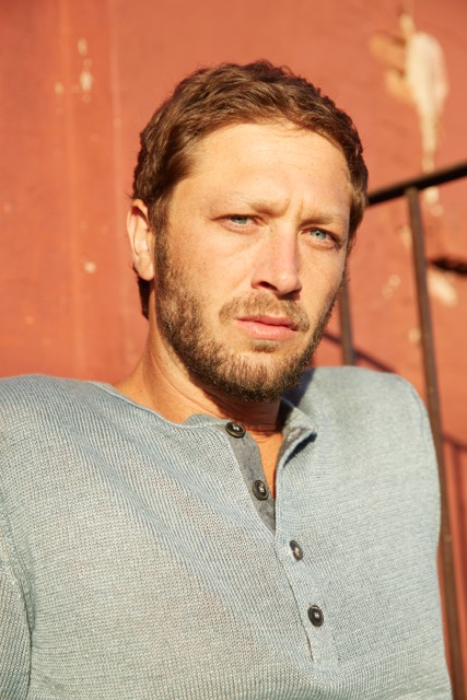 actor Ebon Moss-Bachrach large photo