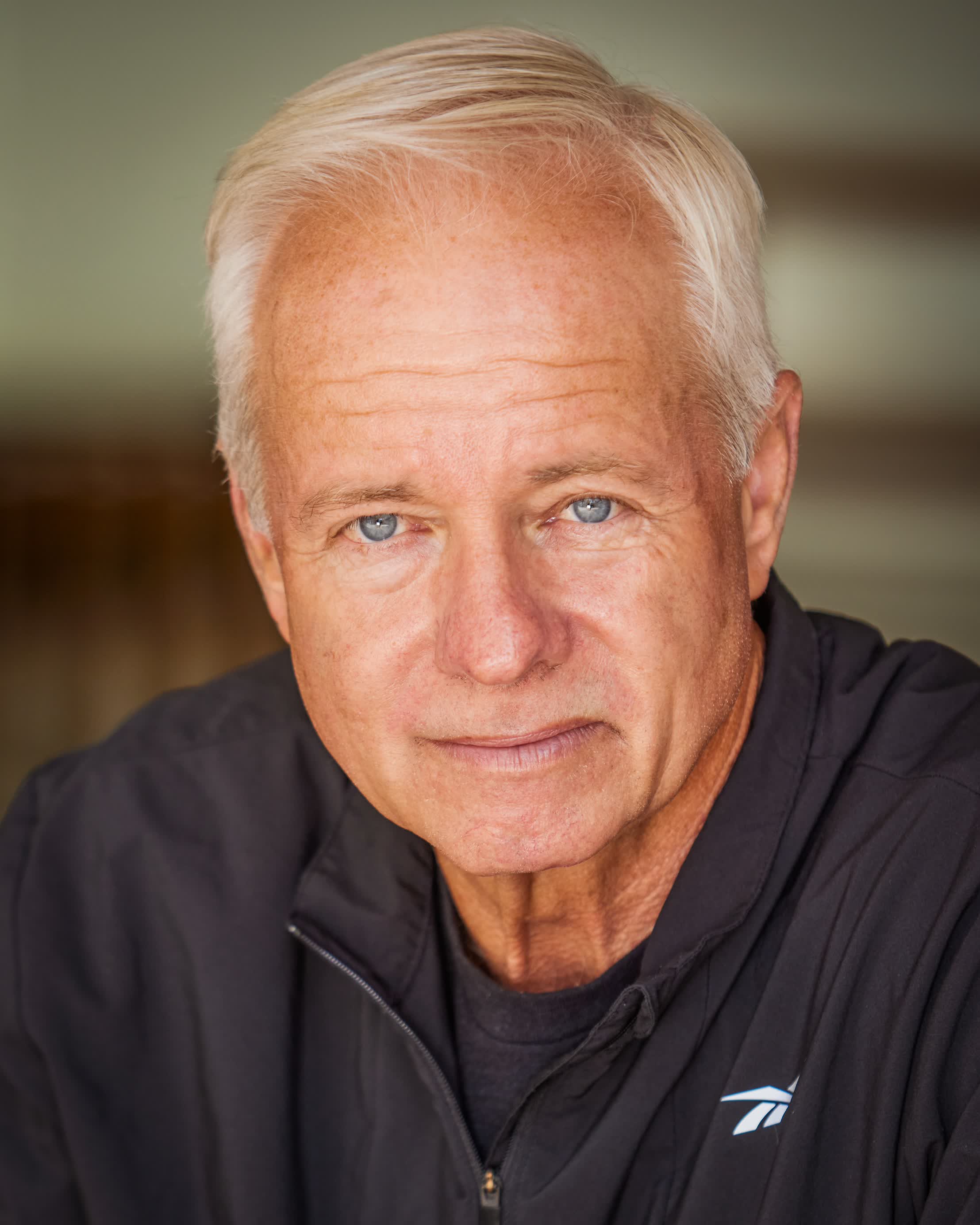 actor Alex Hyde-White large photo